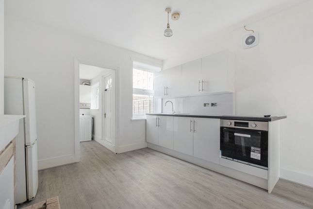 7, Dickerage Lane, New Malden photo 3