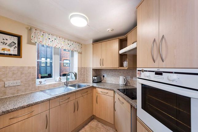 Property for sale in 2 Bedroom Ground Floor Retirement Flat, Medway Wharf Road, Tonbridge