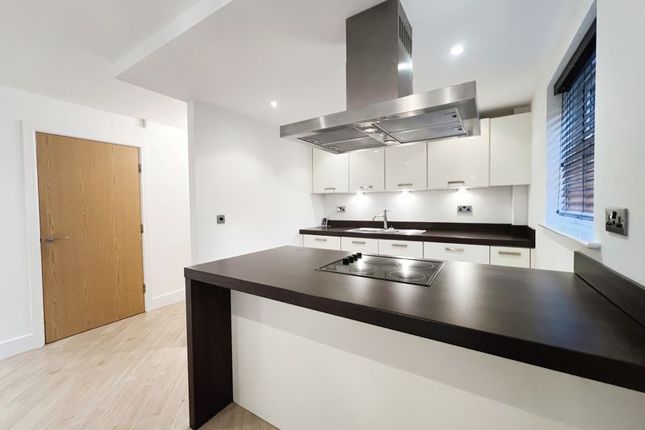 2, Spring Vale, Bolton photo 3