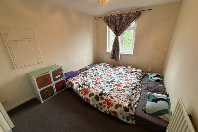 52, Dalford Court, Telford photo 4