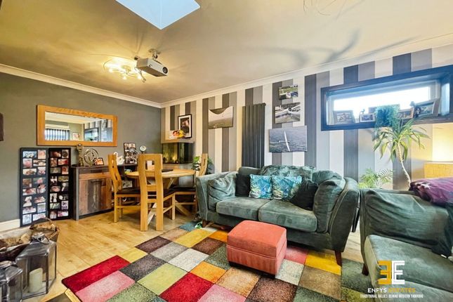 158, Old Highway, Colwyn Bay photo 4
