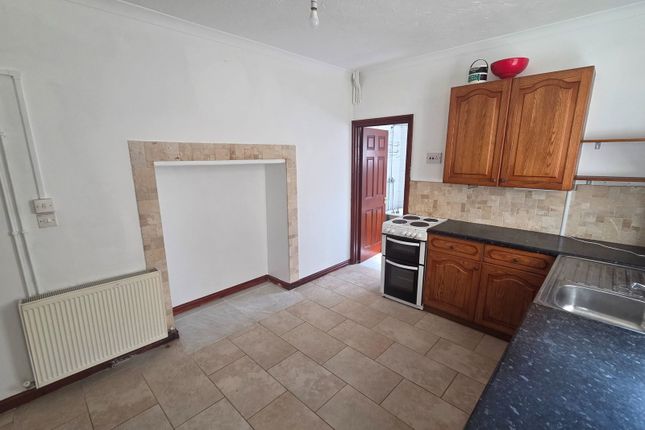 15, Bryn Awel, Neath photo 5
