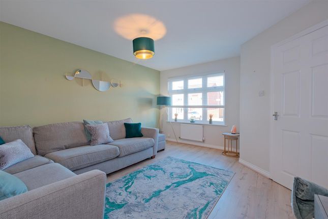 12, St Abbs Way, Chapelhall photo 2