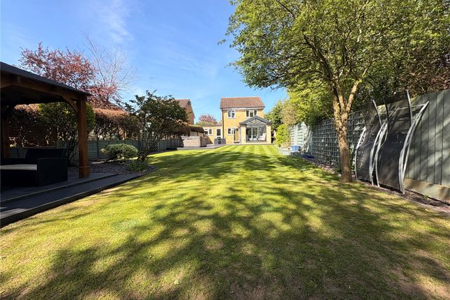 70, Riverside Drive, Northamptonshire photo 2