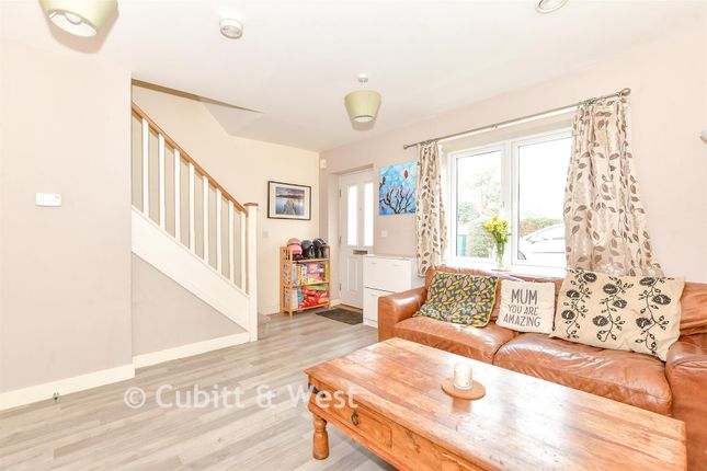 19, Hazel Copse, Chichester photo 3