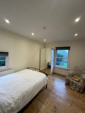 Thumbnail Room to rent in Old Redding, Harrow