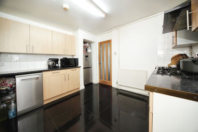 41, Flint Close, Luton photo 4