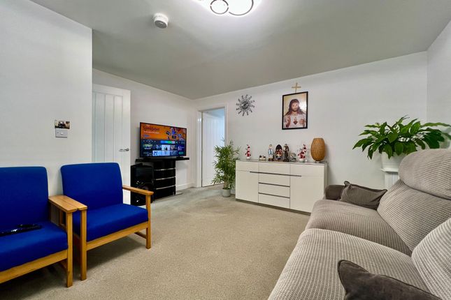 8 Raven Mews, Luton photo 3