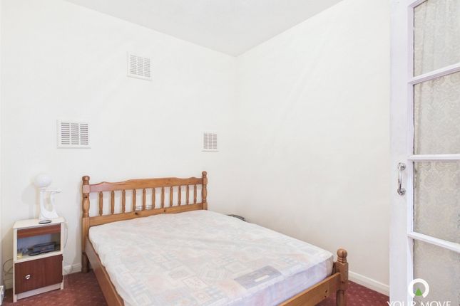 Flat 5, Northumberland Court,, Northumberland Avenue, Kent photo 4