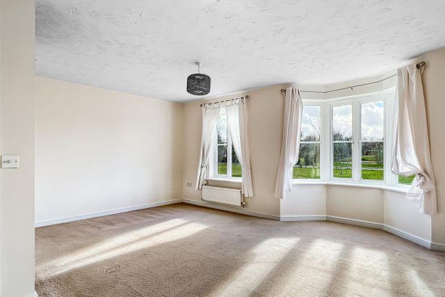 Town house to rent in Jubilee Green, Papworth Everard, Cambridge