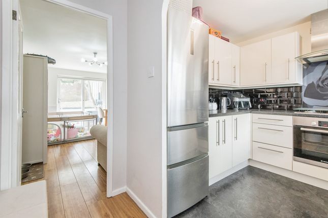End terrace house for sale in Cheltenham Gardens, Hedge End, Southampton
