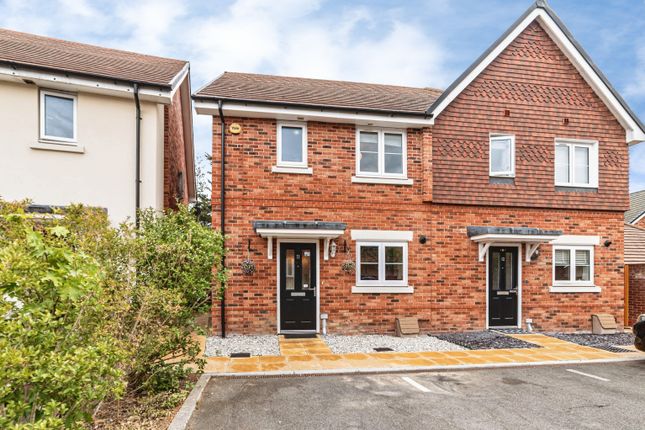 11, Red Kite Close, Reading photo 2