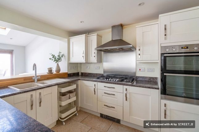 2 Hanslope Close, Cambridge photo 4