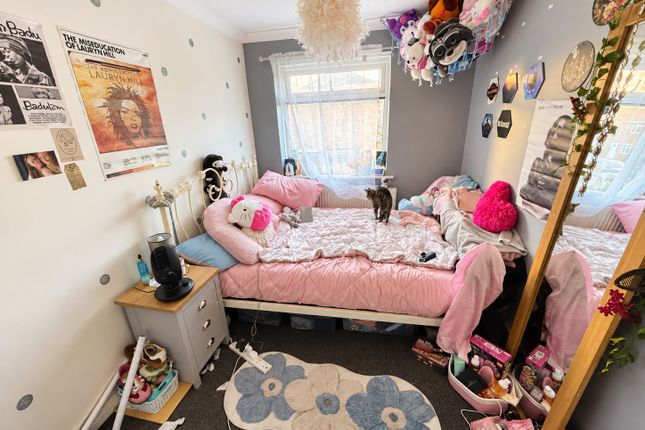 62, Clandon Road, Chatham photo 5