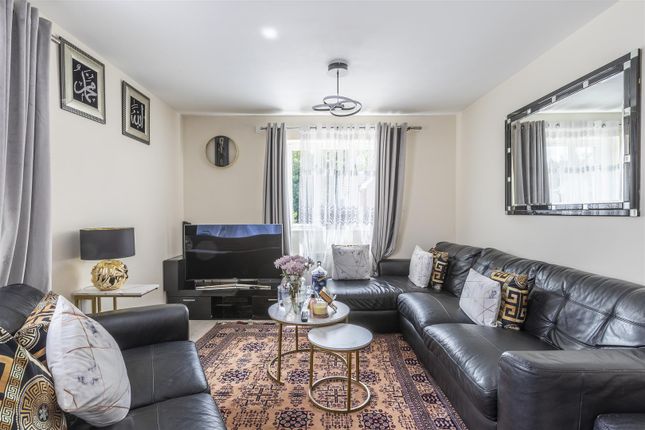 102, Edward Vinson Drive, Faversham photo 3