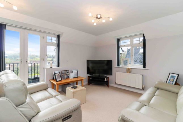 Flat for sale in Folleys Place, Loudwater, High Wycombe