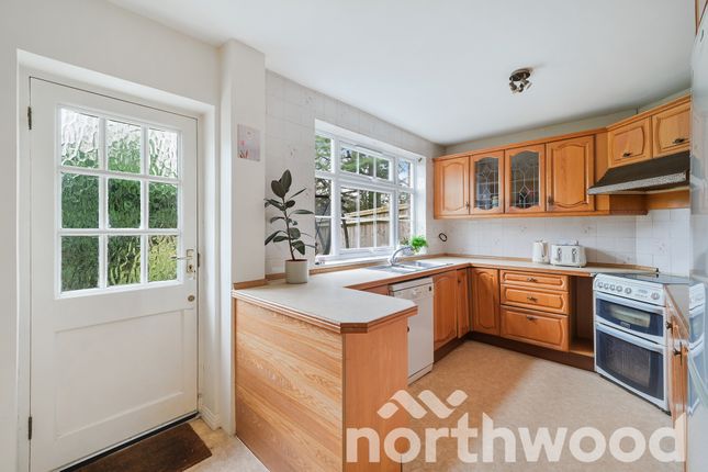 2, Highridge Close, Epsom photo 4