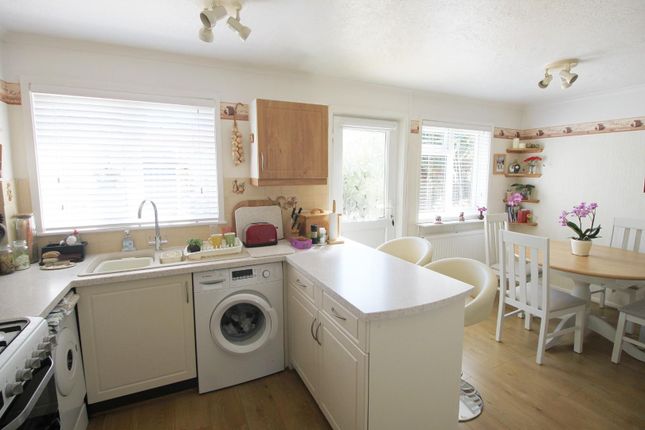 42, Moore Crescent, Southampton photo 3