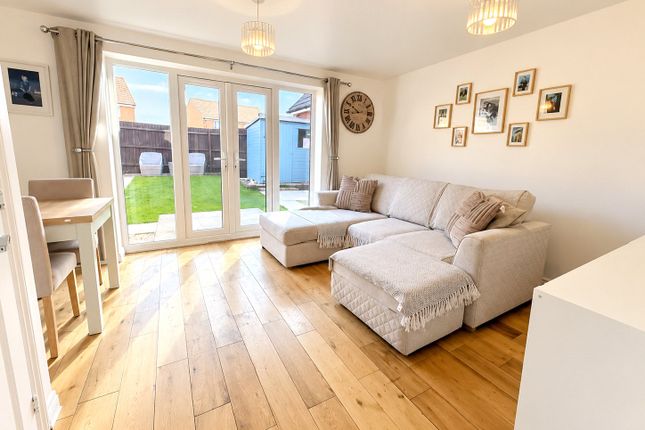 24, Paradise Orchard, Buckinghamshire photo 2
