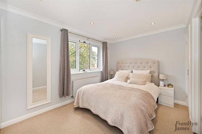 Flat 2, 10, Ratcliffe Lane, London photo 4