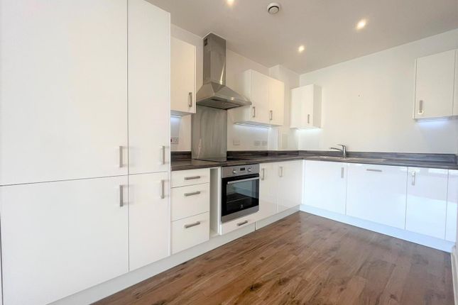 Flat 6, Greenwich Court, West Drayton photo 2