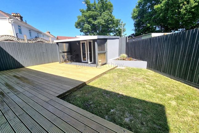 2 Winston Road, Barry photo 4