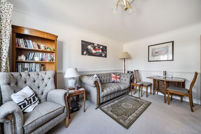 Flat 1, Hillside Court, Drayton photo 3