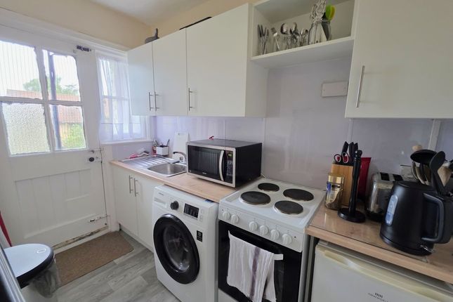 89, Carlingford Drive, Westcliff-On-Sea photo 4