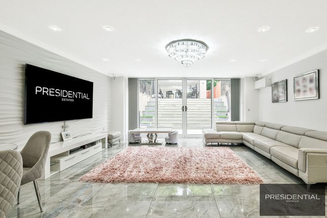 40a Woolhampton Way, Chigwell photo 4