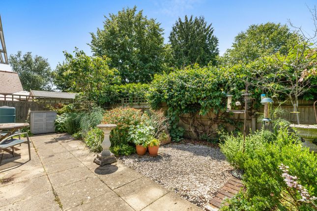 11 Priest End, Thame photo 4