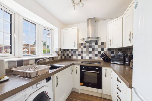 13, Winchcombe Drive, Worcestershire photo 3