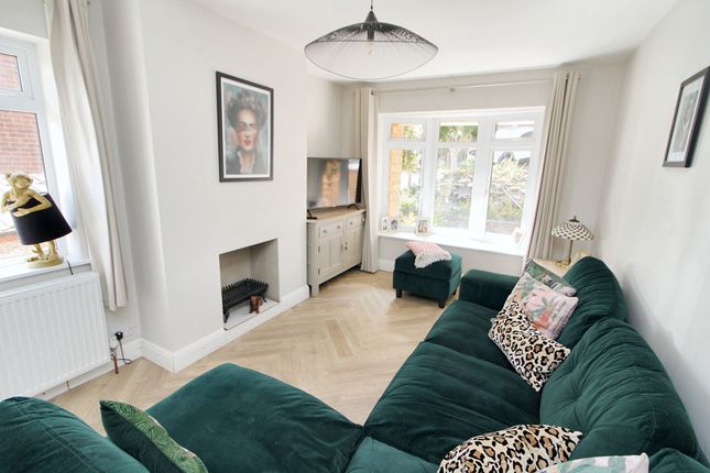 16 Brimmers Hill, High Wycombe photo 3