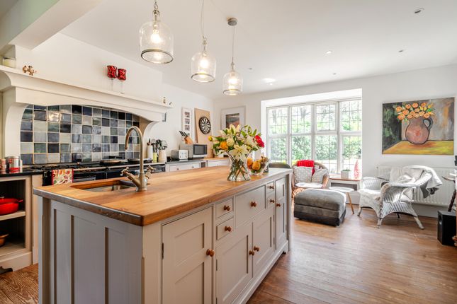 Barcham House, Tilford Road, HINDHEAD photo 4