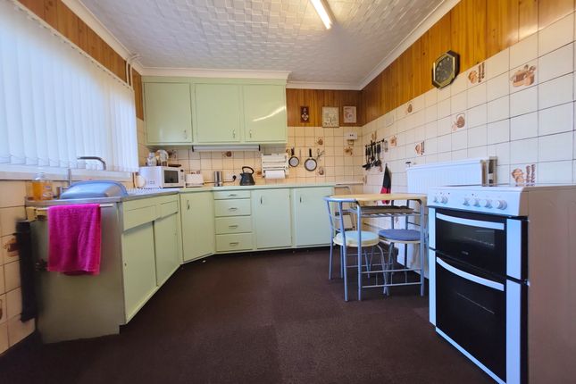 5, Farland Grove, Stoke-on-Trent photo 3