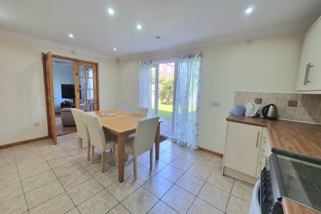 22, Ivydale, Skelmersdale photo 3