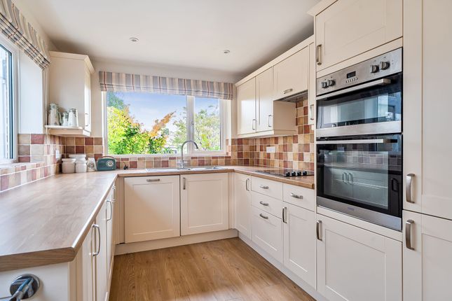 3 Orchard Way, Midhurst photo 4