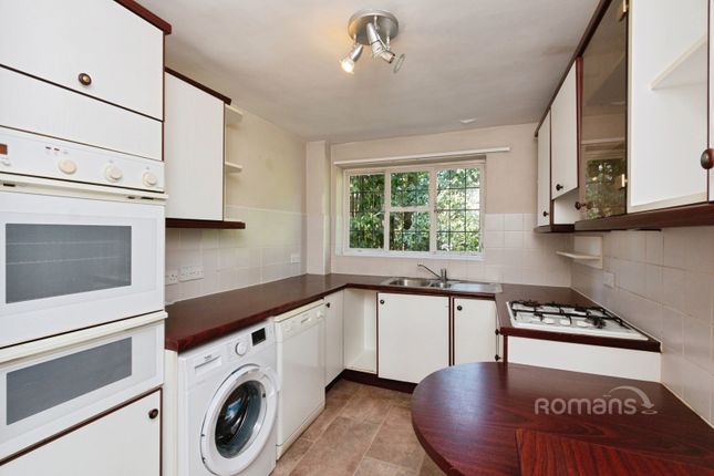 Flat E, Tudor Hall, Camberley photo 3