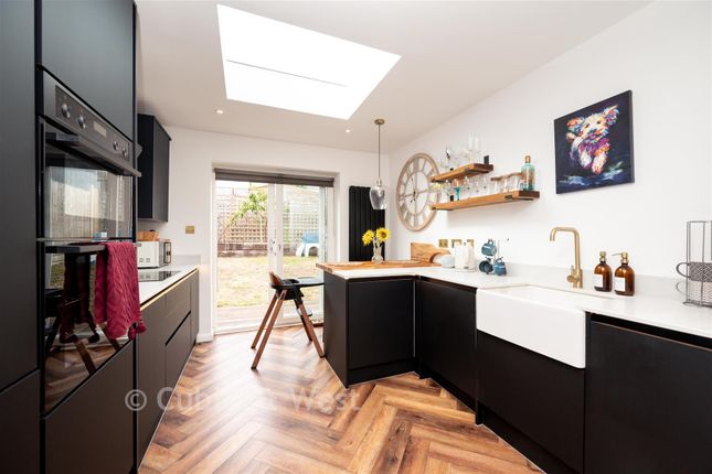 9, Chalkpit Lane, Dorking photo 3