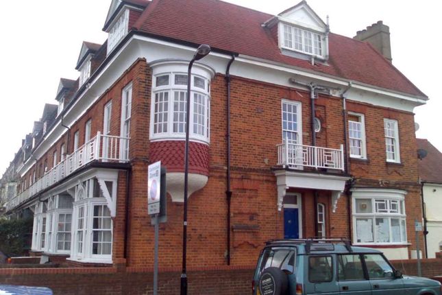 Flat 5, The Vale, London photo 2
