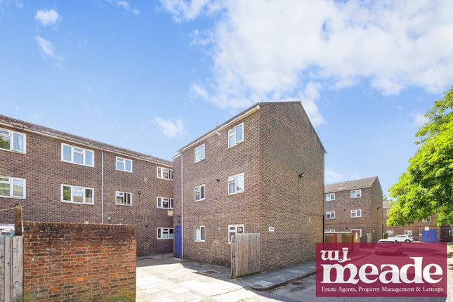 Thumbnail Flat to rent in Brierly Gardens, London