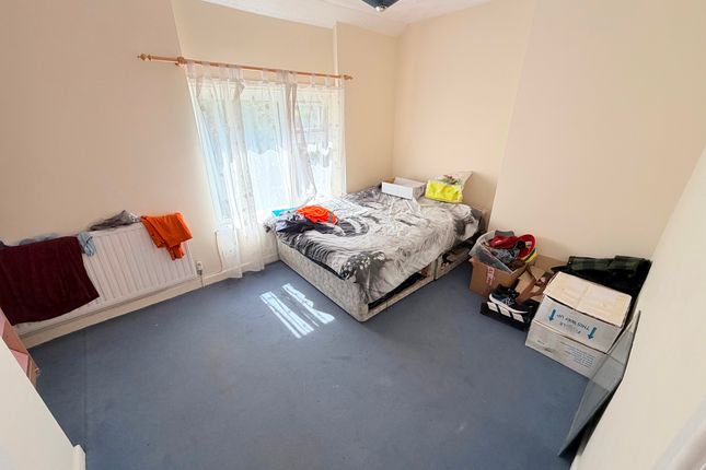 28 Treneol, Aberdare photo 5