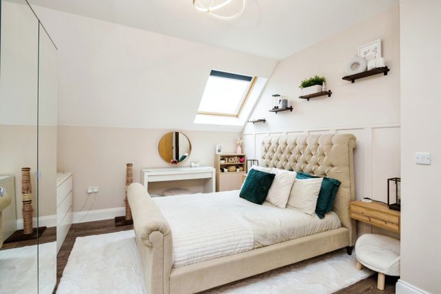 Flat for sale in London Road, Hurst Green, Etchingham, East Sussex