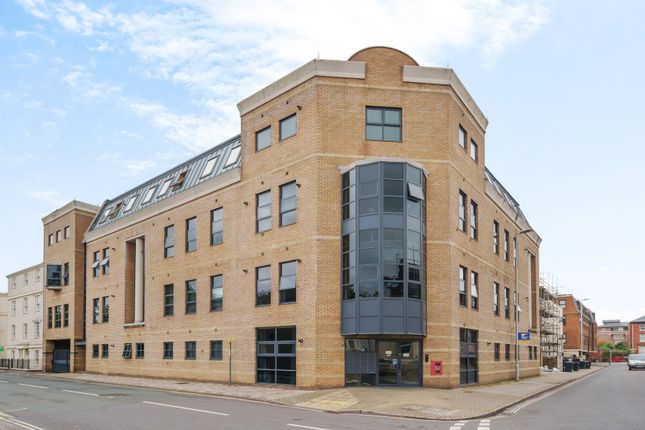 Flat for sale in Fitzalan House, Park Road, Gloucester