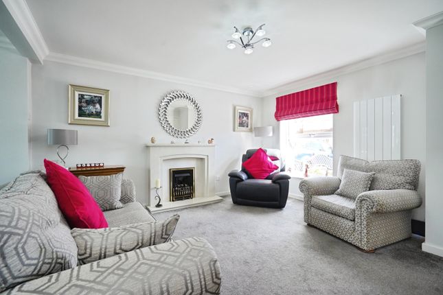 26, Jacklin Close, Burton-on-Trent photo 2