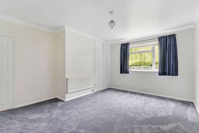 9 Francis Court Cranes Park Avenue, Surbiton photo 3
