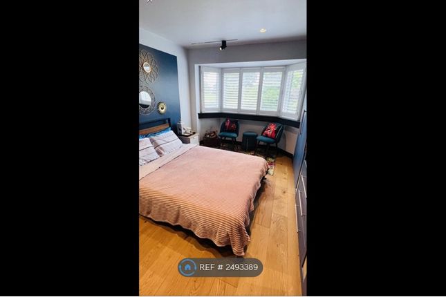 Front Room Pic 1