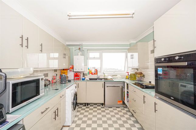 14 The Briers, Old Roar Road, St. Leonards-On-Sea photo 3