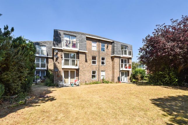 2 bed flat for sale in Victoria Court, Andover SP10