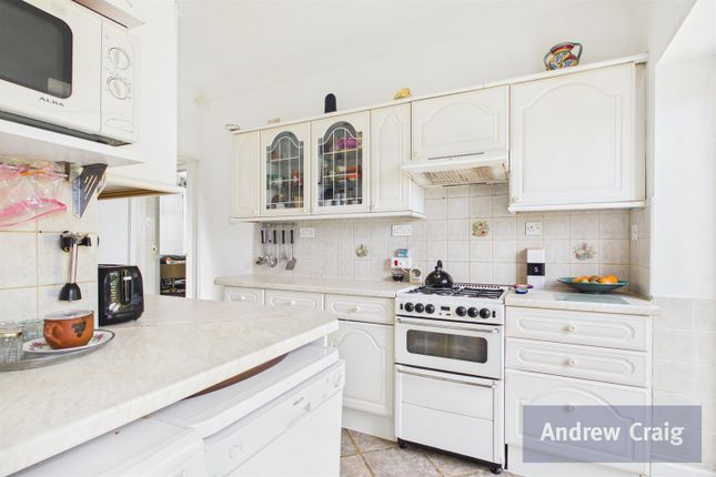 14 Grasmere Gardens, South Shields photo 3