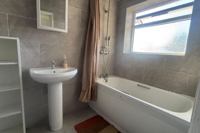 116, Dorchester Waye, Hayes photo 2